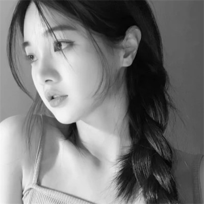 唯美黑白女生头像图片(图89)