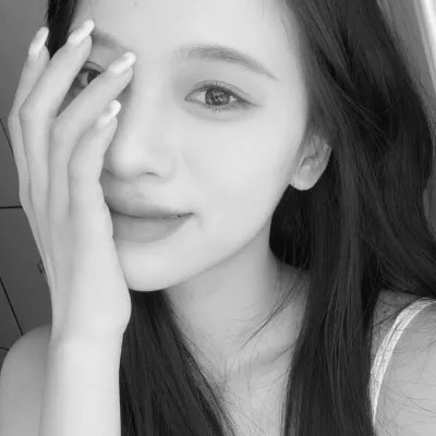 微信女生高清黑白真人头像图片(图62)