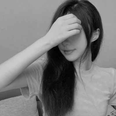 唯美黑白女生头像图片(图43)