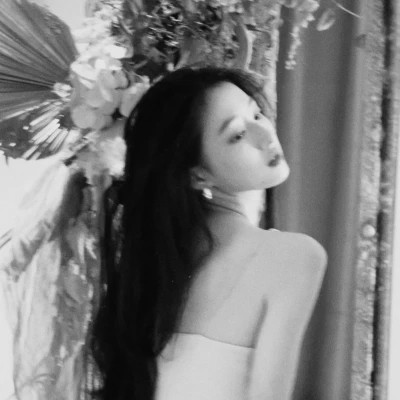 微信女生高清黑白真人头像图片(图101)