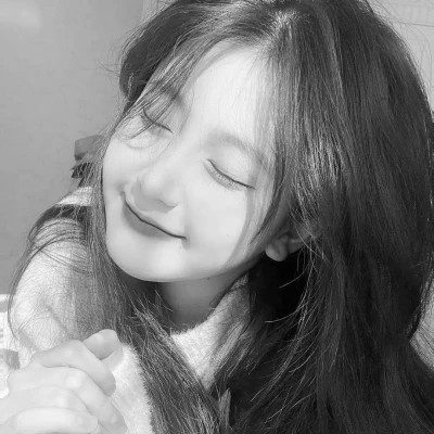 唯美黑白女生头像图片(图102)