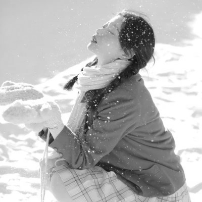 微信ins女生高级黑白头像图片(图48)