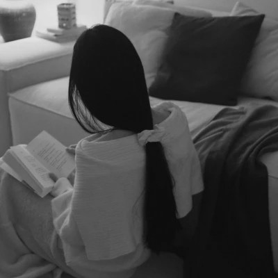 微信ins女生高级黑白头像图片(图27)