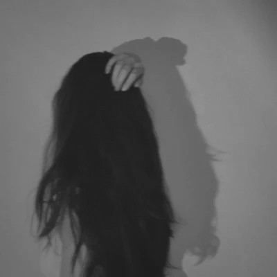 微信ins女生高级黑白头像图片(图89)