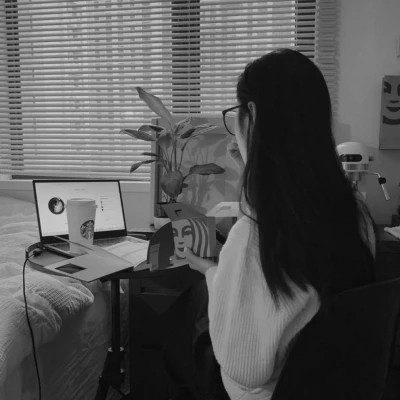 微信ins女生高级黑白头像图片(图96)