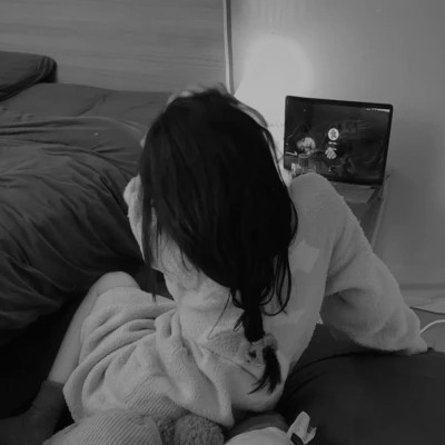 微信ins女生高级黑白头像图片(图83)
