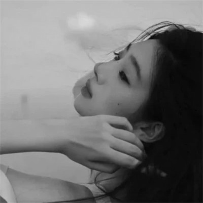 微信ins女生高级黑白头像图片(图66)