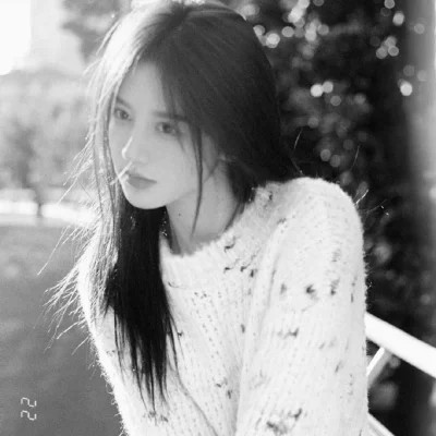 微信ins女生高级黑白头像图片(图65)