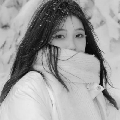 微信ins女生高级黑白头像图片(图49)