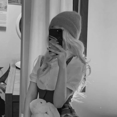 微信ins女生高级黑白头像图片(图31)
