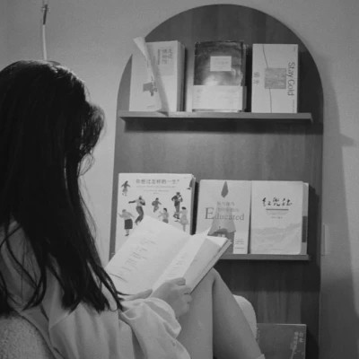 微信ins女生高级黑白头像图片(图93)