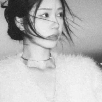微信ins女生高级黑白头像图片(图35)