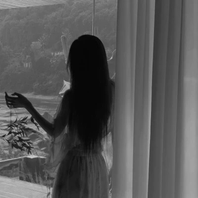 微信ins女生高级黑白头像图片(图55)