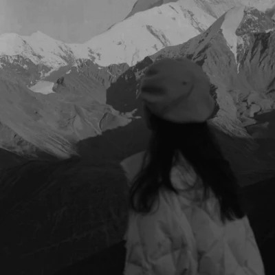 微信ins女生高级黑白头像图片(图91)