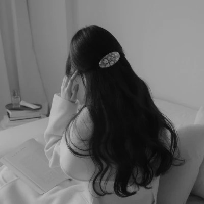 微信ins女生高级黑白头像图片(图29)