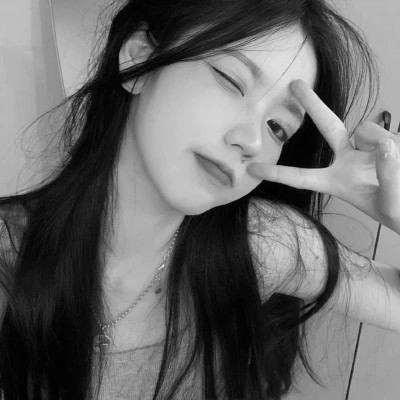 独特高清黑白女生头像(图3)