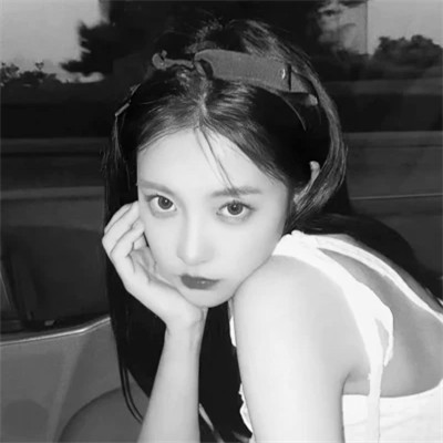 黑白气质微信女生头像图片(图85)