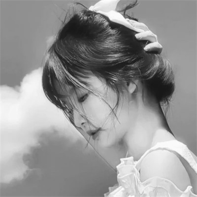 黑白气质微信女生头像图片(图31)