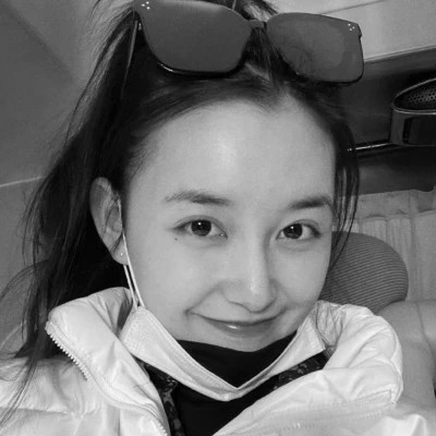 女生黑白色系高清真人头像图片(图101)