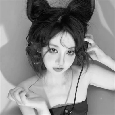 黑白气质微信女生头像图片(图91)