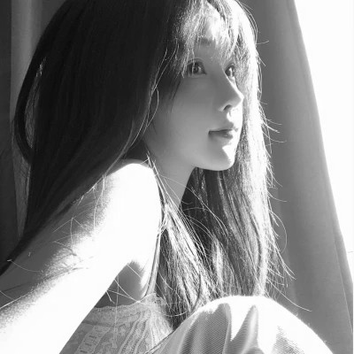 黑白气质微信女生头像图片(图59)