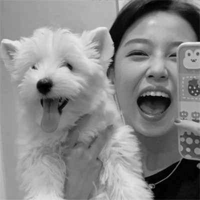 女生黑白色系高清真人头像图片(图112)