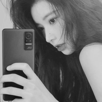 黑白气质微信女生头像图片(图30)