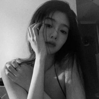 黑白气质微信女生头像图片(图52)