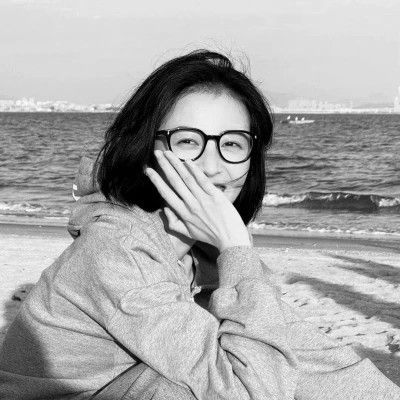女生黑白色系高清真人头像图片(图86)