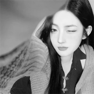 黑白气质微信女生头像图片(图86)