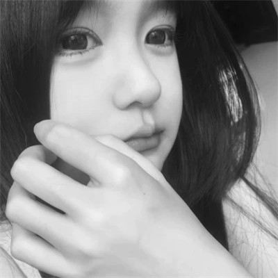 黑白气质微信女生头像图片(图87)