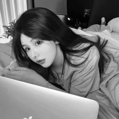 黑白气质微信女生头像图片(图92)