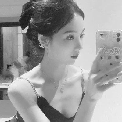 独特高清黑白女生头像(图74)