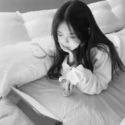 独特高清黑白女生头像(图64)