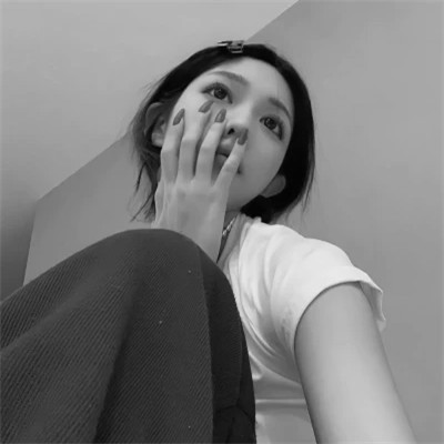 黑白气质微信女生头像图片(图69)
