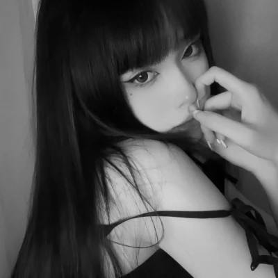 黑白气质微信女生头像图片(图62)