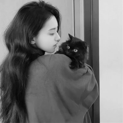 黑白气质微信女生头像图片(图98)