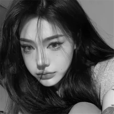 黑白气质微信女生头像图片(图38)