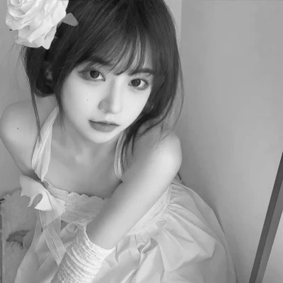 独特高清黑白女生头像(图104)