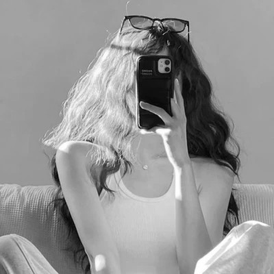 黑白气质微信女生头像图片(图26)