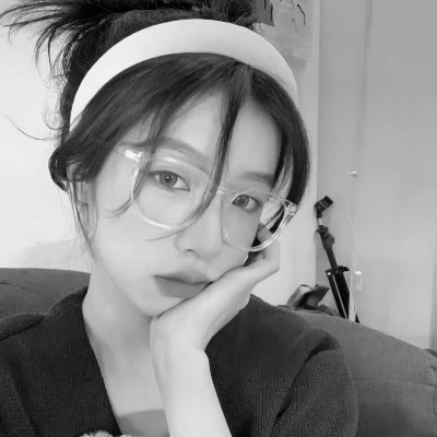 黑白气质微信女生头像图片(图104)