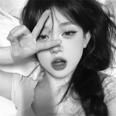 黑白气质微信女生头像图片(图89)