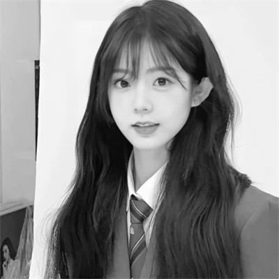 黑白气质微信女生头像图片(图97)