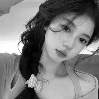 黑白气质微信女生头像图片(图94)