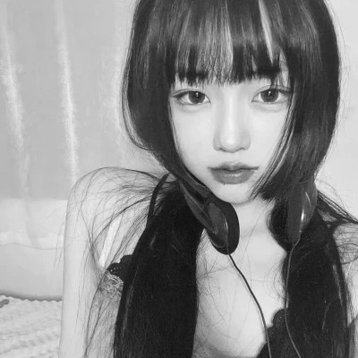 独特高清黑白女生头像(图82)
