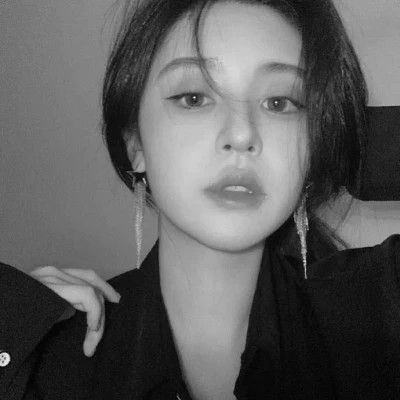 独特高清黑白女生头像(图85)