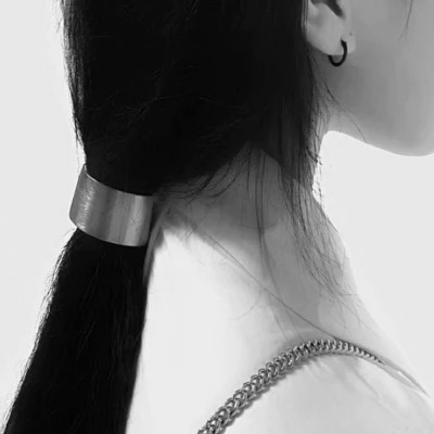 黑白美女高冷头像(图84)