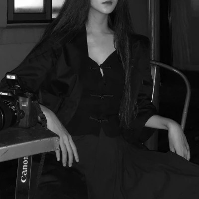 女生不露脸黑白头像(图17)