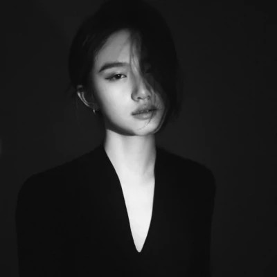 超酷黑白女生头像(图79)