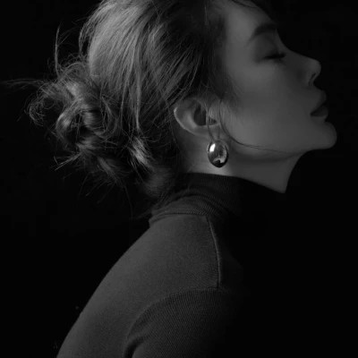 黑白高冷女生头像(图71)